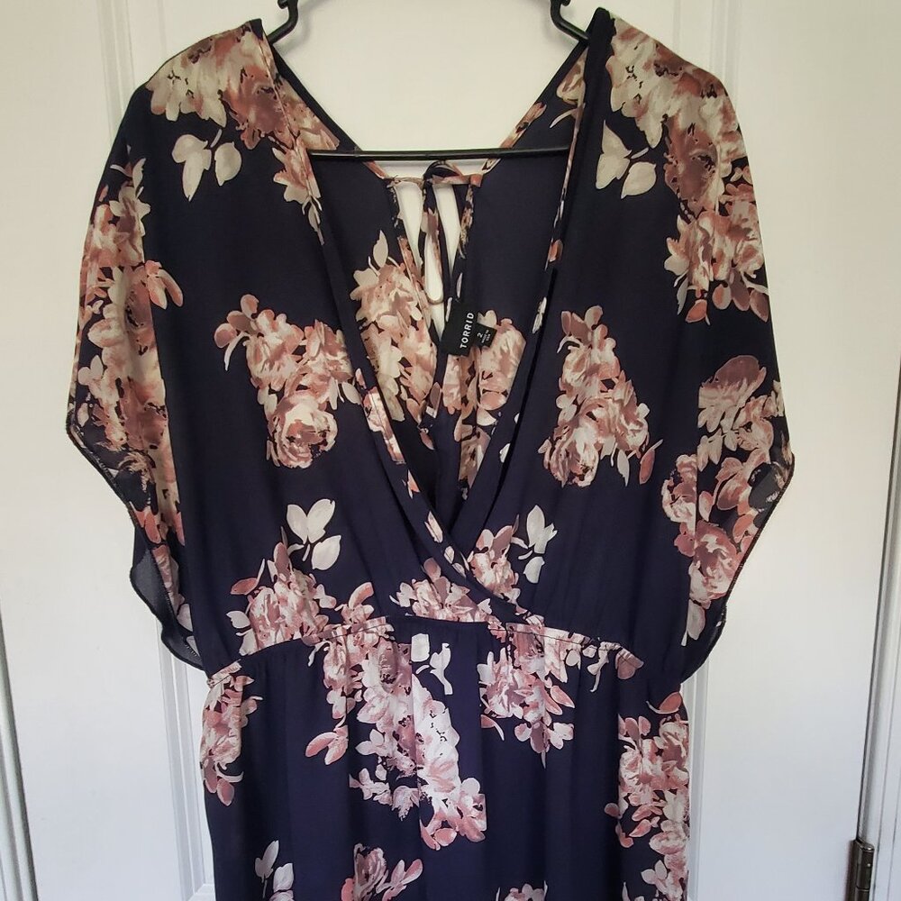 Torrid Women's Black Floral Short Sleeve Blouse Sz 2X
